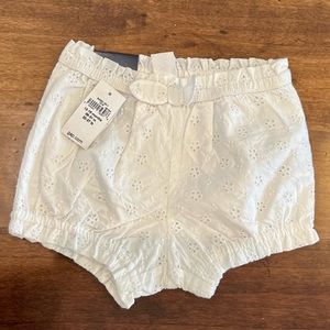 Baby girl Gap shorts 12-18M